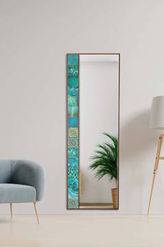 Dekorativer Spiegel Helene B50xH152cm Gehärtetes Glas und dunkles Massivholz Motiv links Fayence Türkis