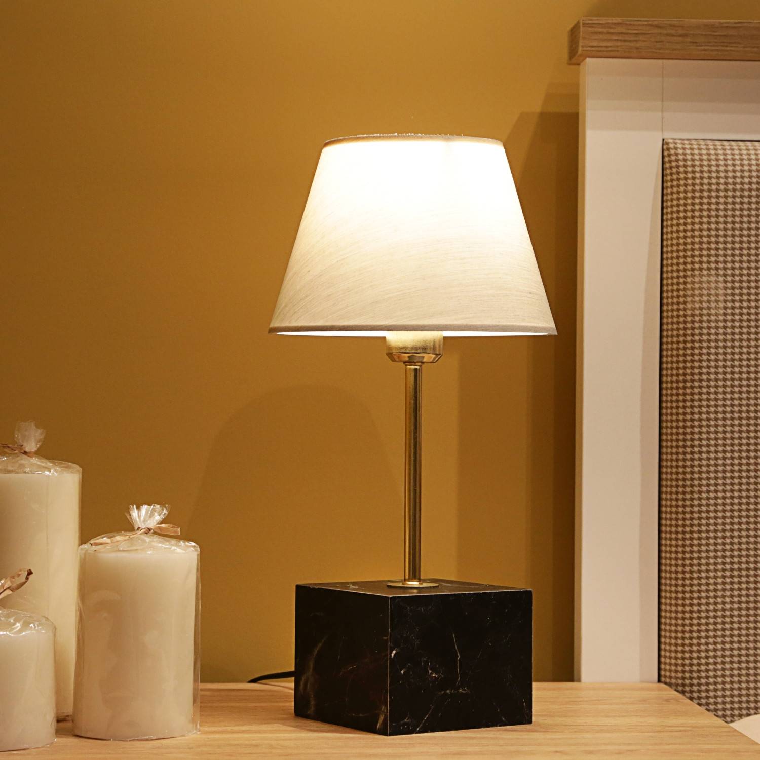 Tafellamp Dhrasu H43cm Zwart marmer effect hout, Goud metaal en Crème witte stof