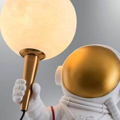 Cosmonauta lámpara de pie Akers H40cm Blanco y Oro