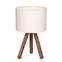 Lampada da tavolo in legno Zelroy con treppiede scandinavo e paralume bianco