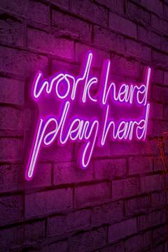 Scritta da parete Lucendi L60,5xH36cm "Work Hard, Play Hard" Rosa neon