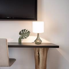 Set di 2 lampade da tavolo sottili in metallo argentato e tessuto bianco