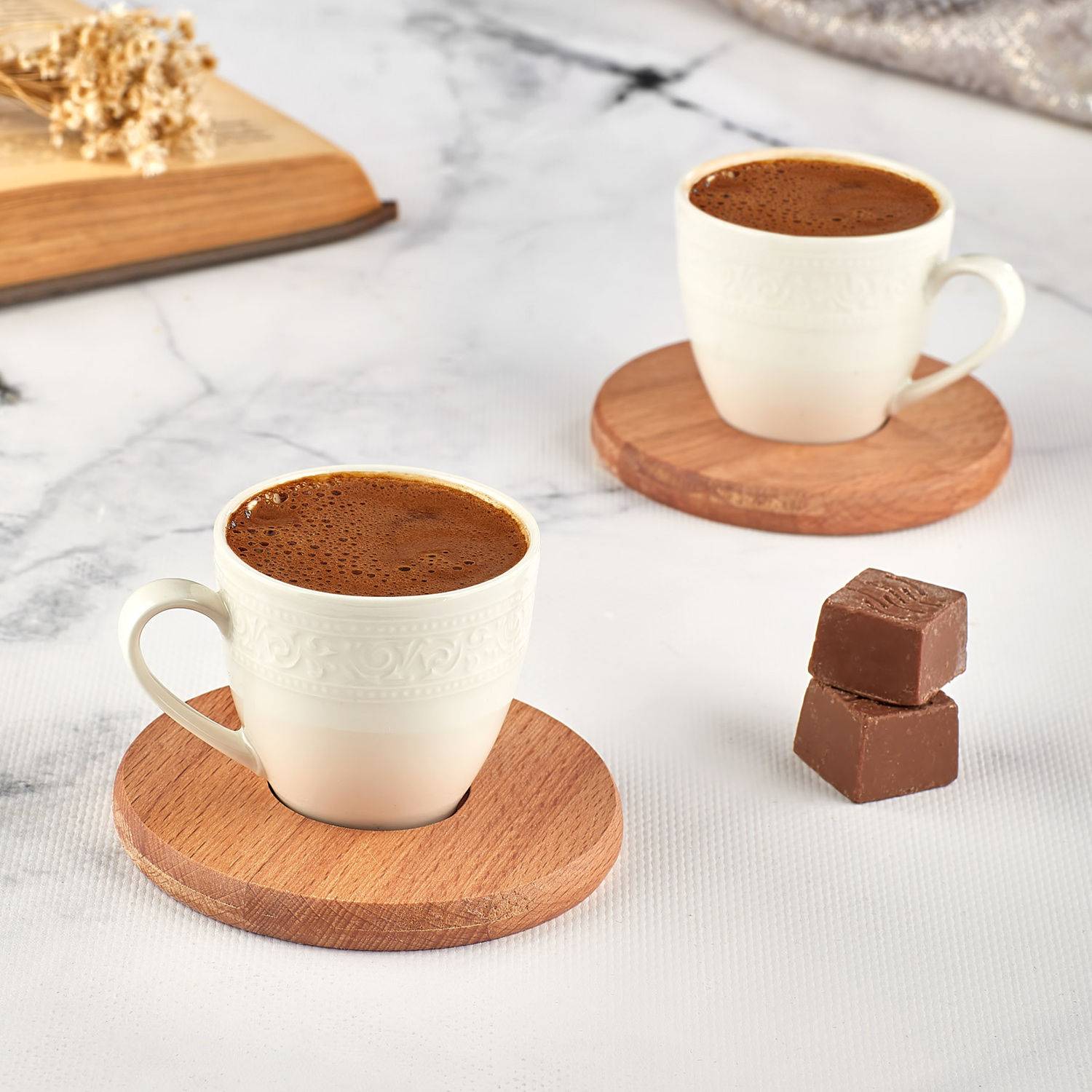 Tasse à café avec sous-tasse en bois x4
