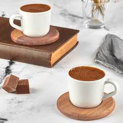 Set van 2 koffiekoppen met schotels Ligach wit keramiek en natuurlijk massief hout