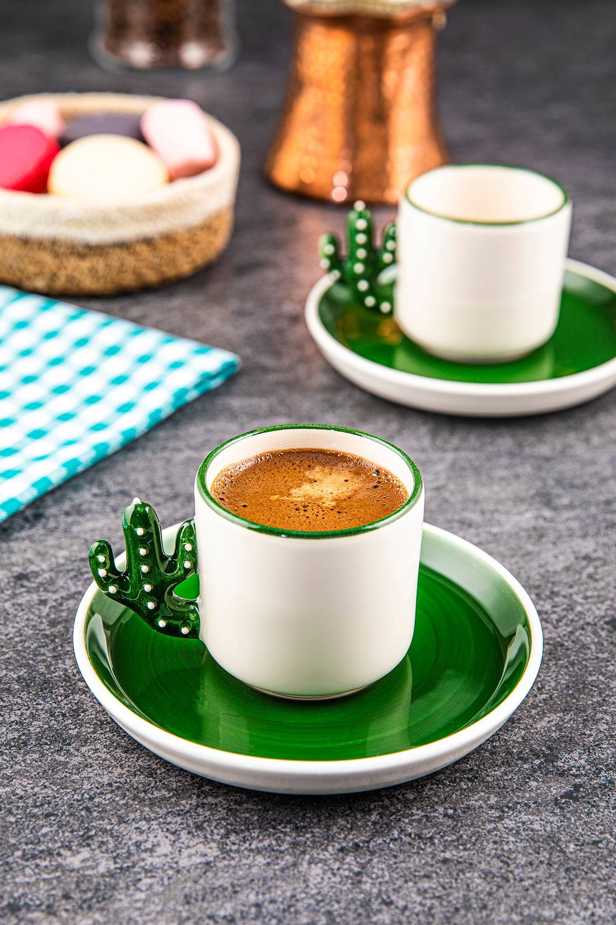 Set di 2 tazze e piattini da caffè Indica 110ml in ceramica con motivo a cactus Verde, bordo bianco e verde