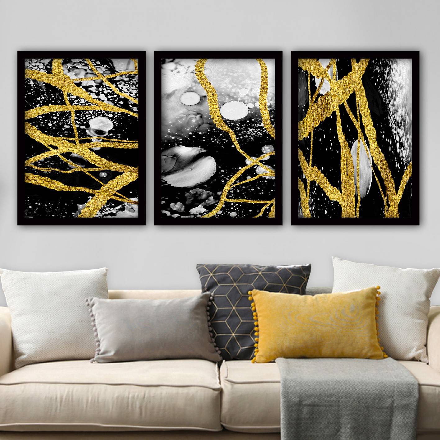 Set mit 3 gerahmten Gemälden Schwarze Eula L35xH45cm Weißes Punktmuster auf schwarzem Hintergrund rissiges Gold