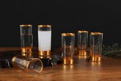 Juego de 6 vasos de agua Aiko de 225 cl. Vidrio transparente con base y borde de oro rosa