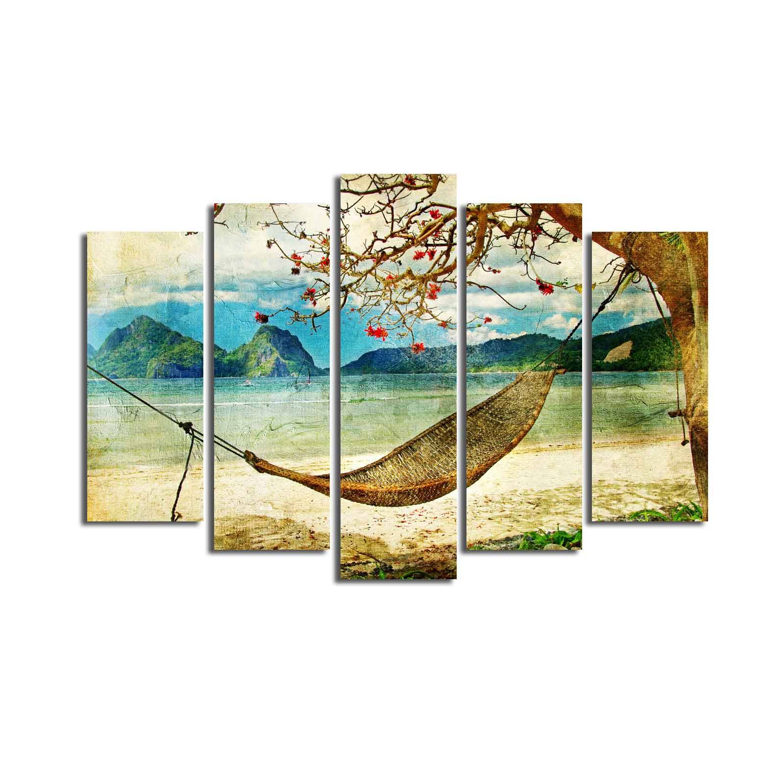 Pentittico Atos dipinto Pattern Swing sulla spiaggia