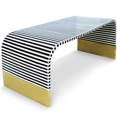 Mesa de centro arty Rayana Patrón geométrico a rayas blancas/negras y patas doradas