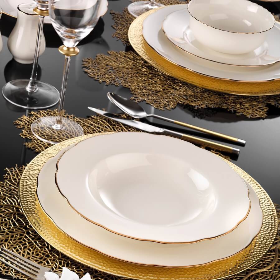 Set completo di 83 pezzi per la tavola Rocha 100% porcellana bianca con  finiture in oro