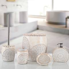 Oraz Set de accesorios de baño de poliresina de 5 piezas Motivo arabesco Blanco crema