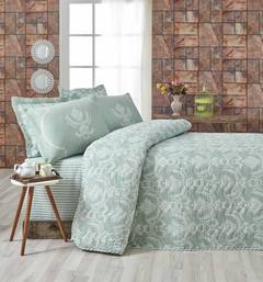 Set van bedsprei 240x220cm en 2 kussenslopen 60x60cm Riley Fabric Baroque Pattern Light Green