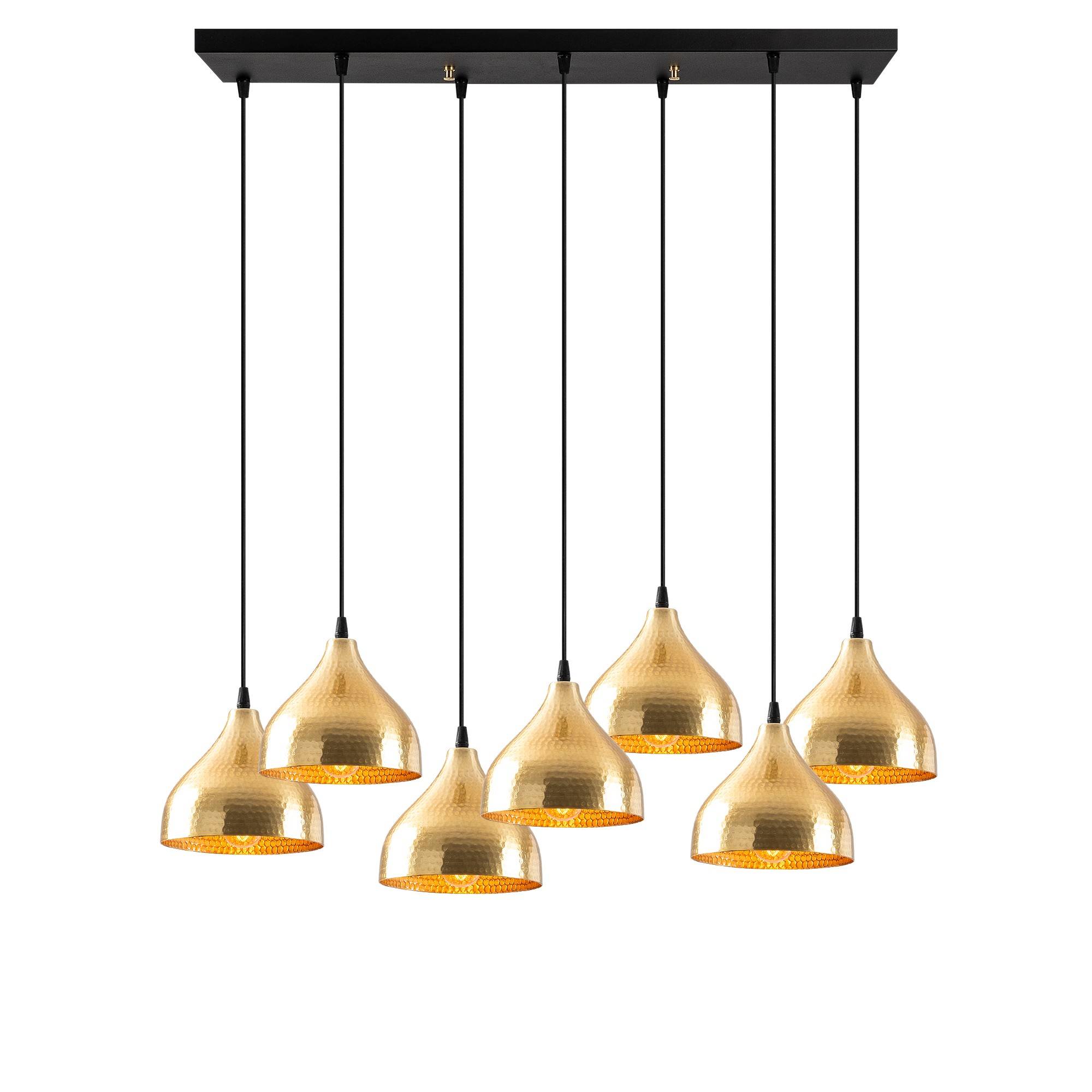 Suspensión de escalera Gakula de 7 bombillas Metal martillado, negro y dorado