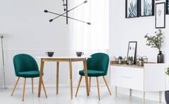 Tartan Set mit 4 skandinavischen Stühlen Samtbezug Grün