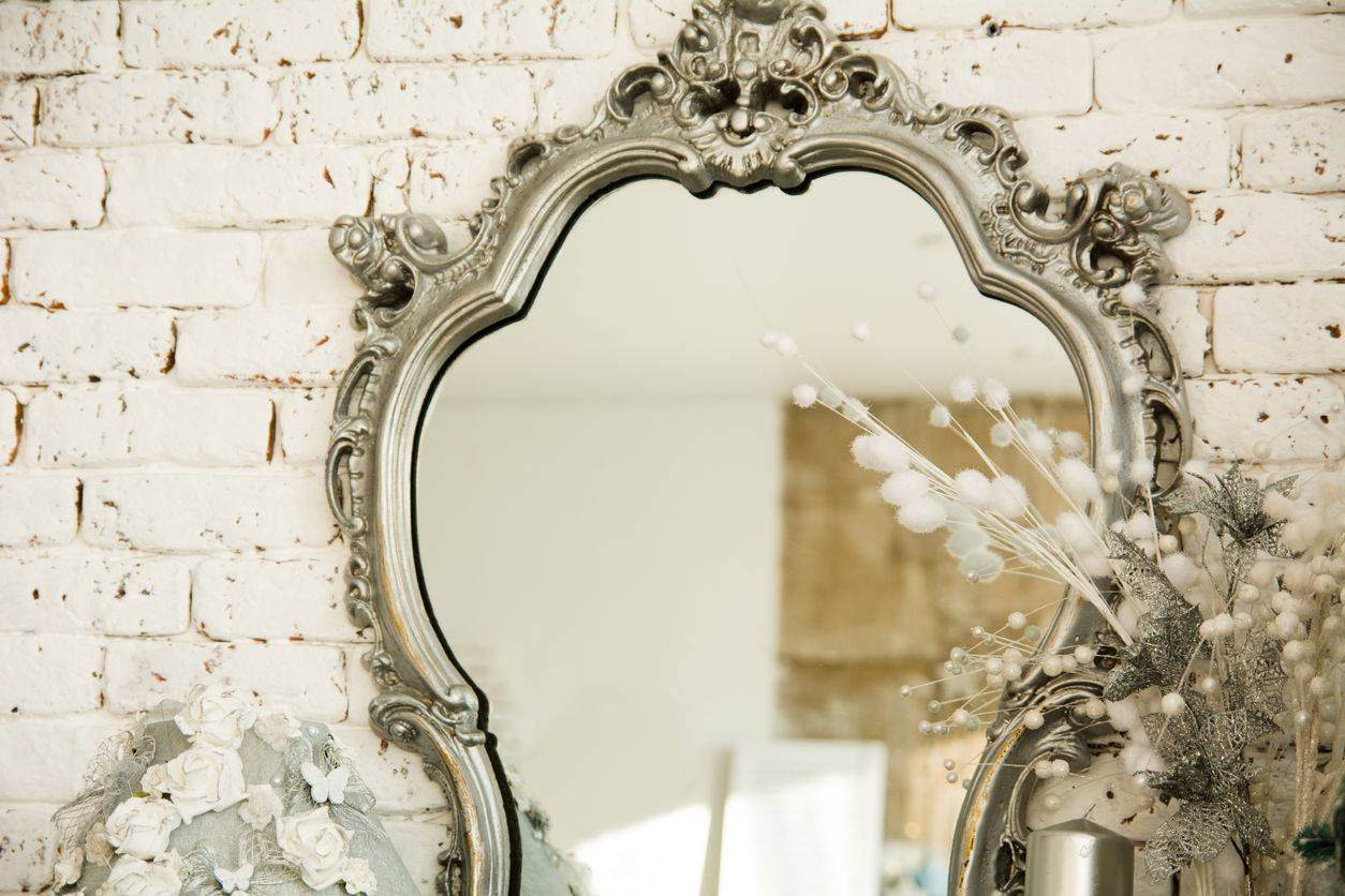 Come restaurare e pulire facilmente uno specchio?